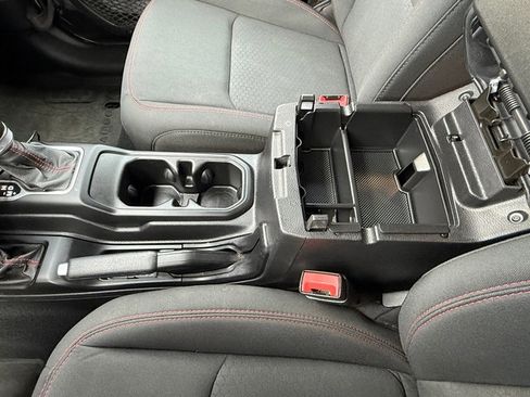 Used 2021 Jeep Gladiator Rubicon w/ Cold Weather Group image 27