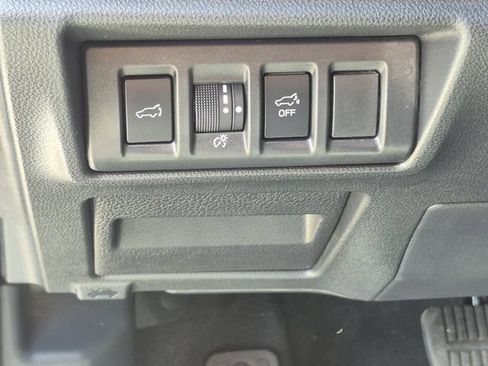 Used 2025 Subaru Outback Premium w/ Popular Package #1A AWD/4WD image 9