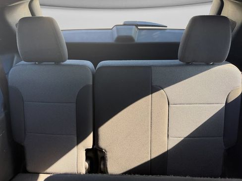 Used 2023 Chevrolet Traverse LT FWD image 38