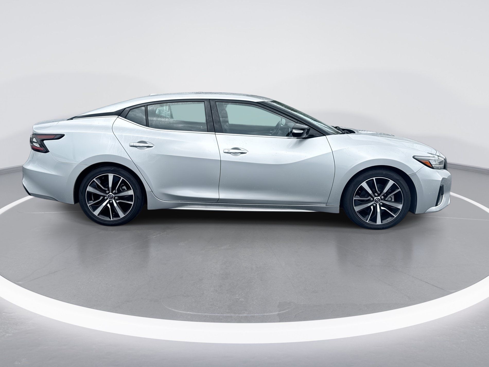 Used 2023 Nissan Maxima SV w/ Floor Mat Group FWD image 3