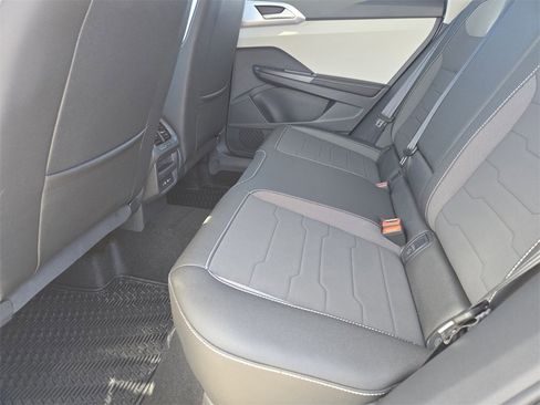 New 2026 Volkswagen Taos SE image 22