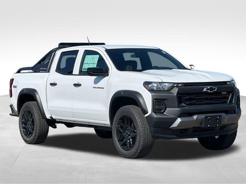 New 2025 Chevrolet Colorado Trail Boss AWD/4WD image 7
