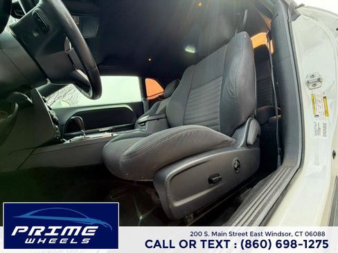Used 2014 Dodge Challenger SXT image 10