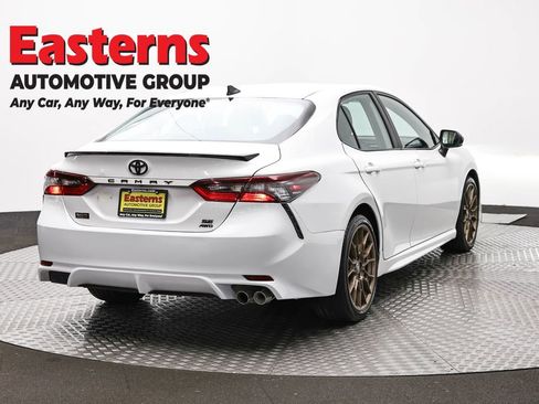 Used 2023 Toyota Camry SE AWD/4WD image 5