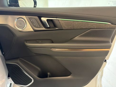 New 2026 Buick Enclave Avenir w/ Super Cruise Package image 32