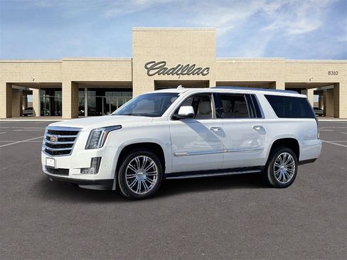 Used 2018 Cadillac Escalade ESV Luxury image 33