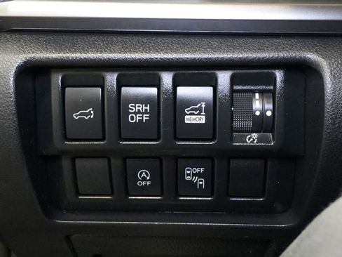 Used 2023 Subaru Forester Premium image 41