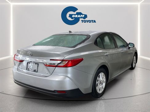 Used 2025 Toyota Camry LE image 7