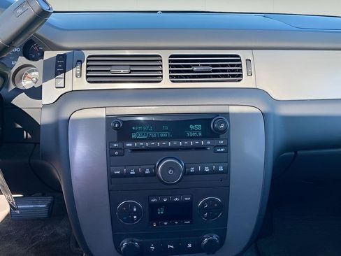 Used 2011 Chevrolet Tahoe LT w/ Luxury Package AWD/4WD image 32