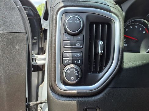 Used 2022 Chevrolet Silverado 1500 RST image 9