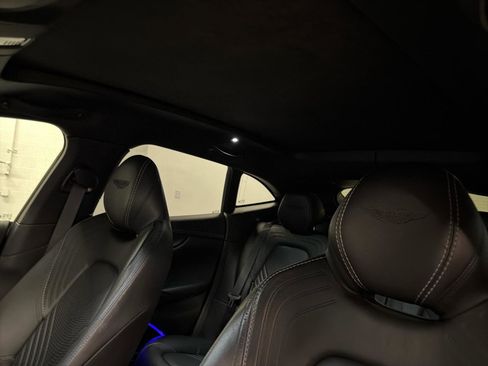 Used 2021 Aston Martin DBX AWD/4WD image 23