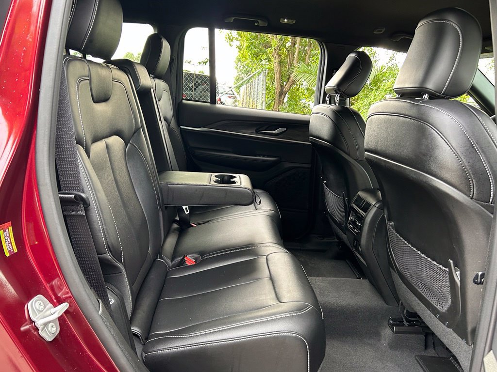 Certified 2025 Jeep Grand Cherokee Limited w/ Black Appearance Package RWD image 40