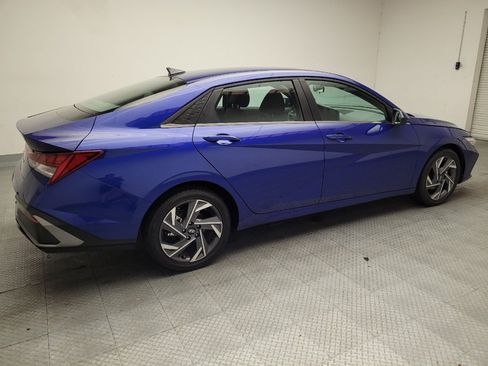 Used 2025 Hyundai Elantra SEL FWD image 10