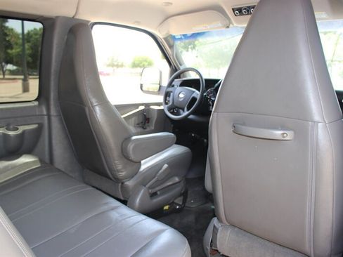 Used 2016 Chevrolet Express 3500 LT w/ LT Preferred Equipment Group RWD image 17