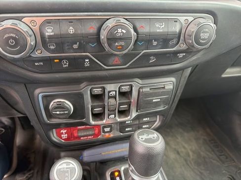 Used 2019 Jeep Wrangler Unlimited Rubicon AWD/4WD image 17