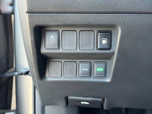 Used 2018 Nissan Rogue S FWD image 31