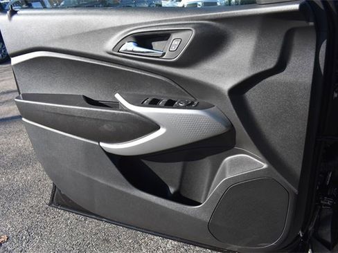 New 2026 Chevrolet Trax RS w/ Sunroof Package image 30