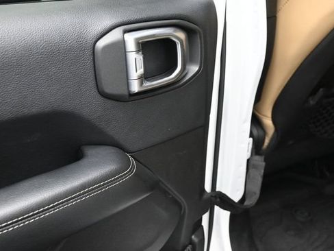 Used 2018 Jeep Wrangler Unlimited Rubicon w/ Steel Bumper Group AWD/4WD image 18