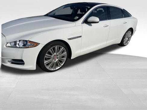 Used 2015 Jaguar XJ L Portfolio RWD image 2