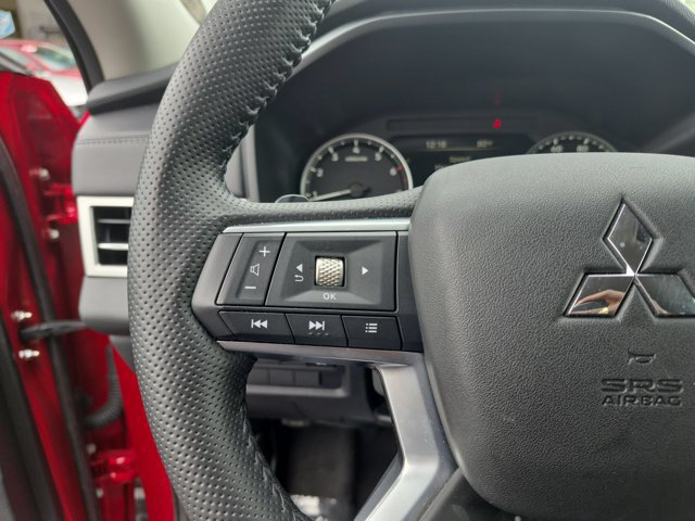Used 2025 Mitsubishi Outlander SE AWD/4WD image 18