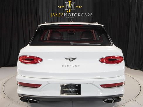 Used 2022 Bentley Bentayga image 9