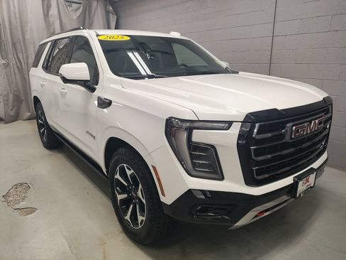 Used 2025 GMC Yukon AT4 w/ AT4 Premium Plus Package AWD/4WD image 5
