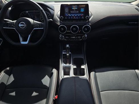 Used 2025 Nissan Sentra SR w/ SR Premium Package image 18