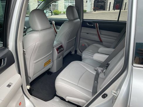 Used 2012 Toyota Highlander Limited w/ Tow Pkg AWD/4WD image 27