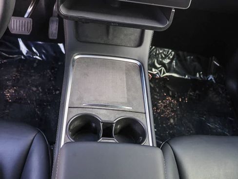 Used 2023 Tesla Model Y Long Range AWD/4WD image 22