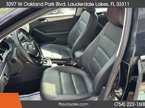 Used 2017 Volkswagen Jetta SE FWD image 21