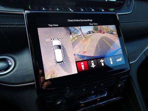 New 2025 Jeep Grand Cherokee L Limited w/ Luxury Tech Group II image 21