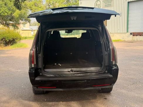 Used 2016 Cadillac Escalade ESV Luxury AWD/4WD image 8