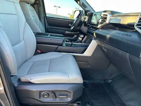 Used 2025 Toyota Tundra SR5 w/ SR5 Premium Package AWD/4WD image 31