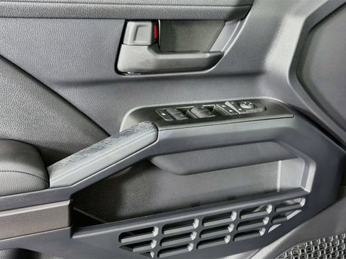 New 2026 Toyota 4Runner SR5 AWD/4WD image 22