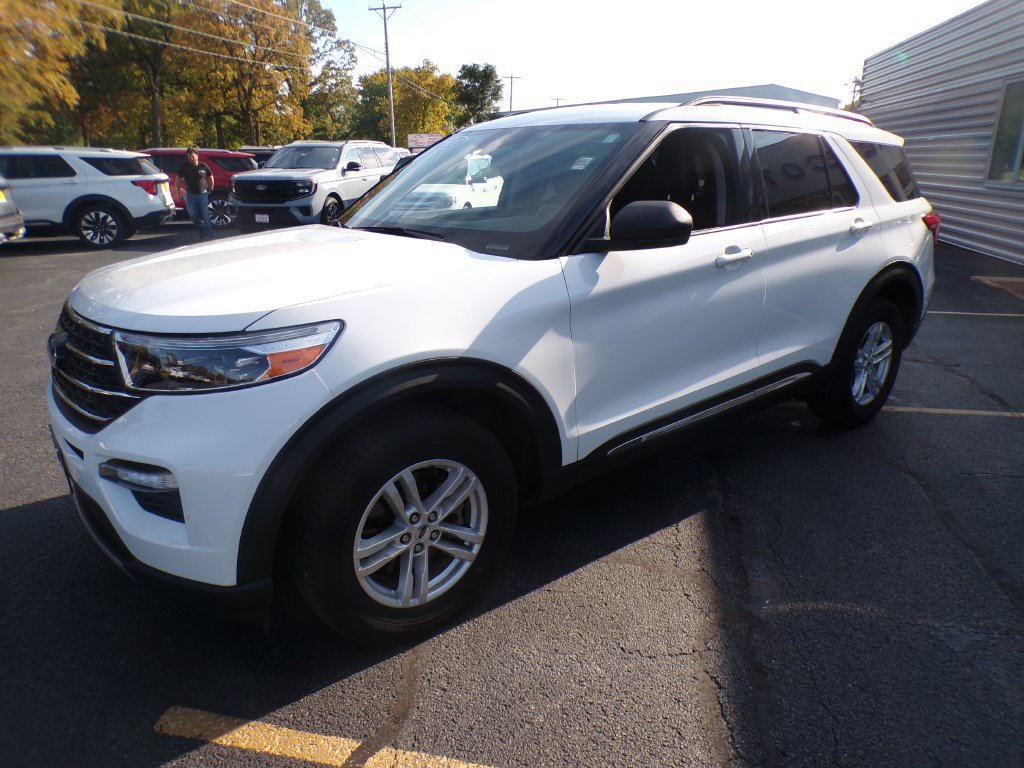 Used 2021 Ford Explorer XLT w/ Equipment Group 202A AWD/4WD image 6