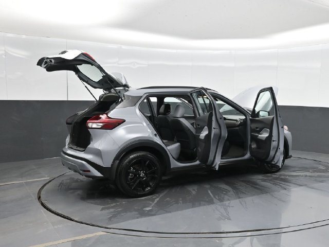 Used 2024 Nissan Kicks SR w/ SR Premium Package FWD image 57
