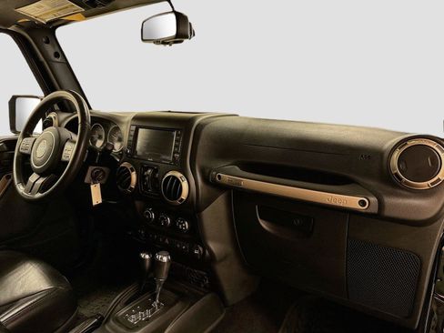 Used 2016 Jeep Wrangler Unlimited Sahara AWD/4WD image 26