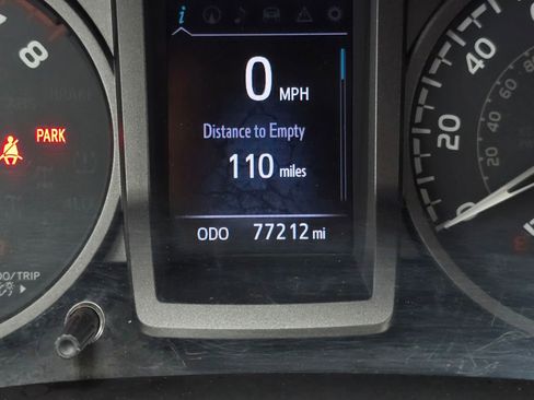 Used 2018 Toyota Tacoma TRD Off-Road image 27