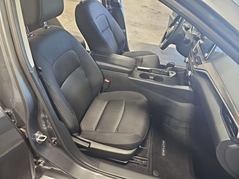 Certified 2025 Nissan Altima 2.5 SV FWD image 10