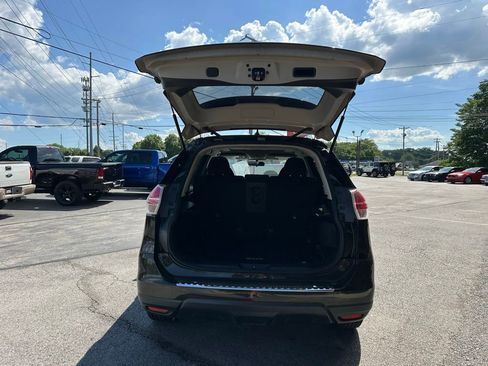 Used 2016 Nissan Rogue S w/ Appearance Package FWD image 4