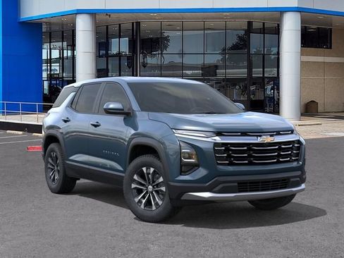New 2027 Chevrolet Equinox LT w/ LPO, Floor Liner Package FWD image 7