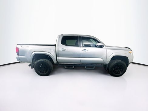 Used 2022 Toyota Tacoma SR w/ SR Convenience Package image 10