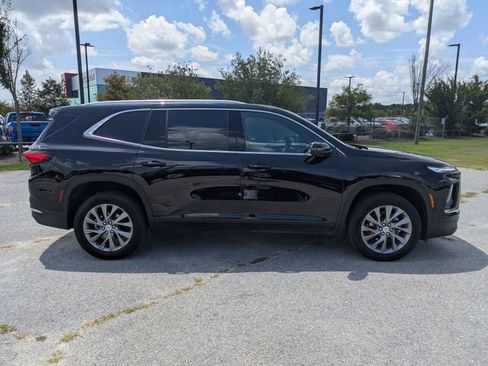 Used 2025 Buick Enclave Preferred FWD image 2