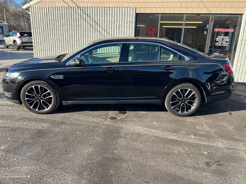 Used 2019 Ford Taurus SEL w/ Equipment Group 201A image 8