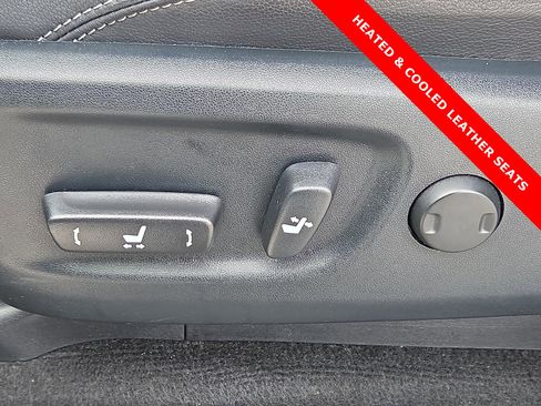 Used 2023 Toyota 4Runner Limited image 15