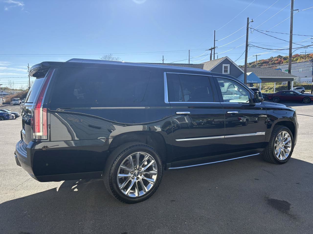 Used 2018 Cadillac Escalade ESV Luxury AWD/4WD image 5