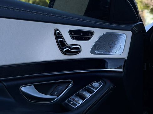 Used 2018 Mercedes-Benz S 560 Sedan image 13