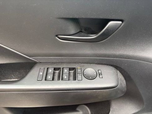 Used 2024 Hyundai Kona SEL FWD image 7