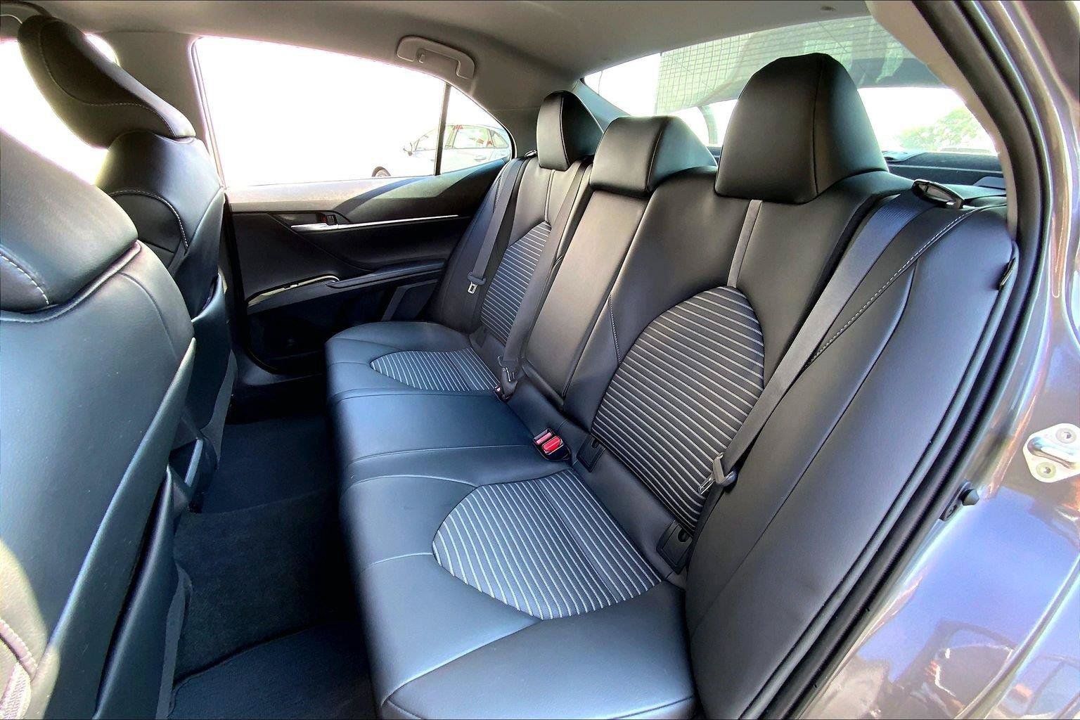 Used 2023 Toyota Camry SE FWD image 23