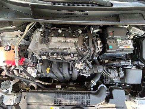 Used 2021 Toyota Corolla LE FWD image 12